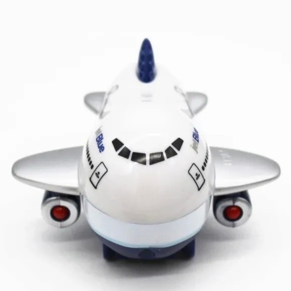 JetBlue Magic Fun Plane Moving Toy Daron Airplane Kids Gift Collect Vacation - Picture 2 of 7